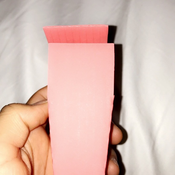 Estee Lauder Perfume and Small Makeup Bag - Picture 6 of 7